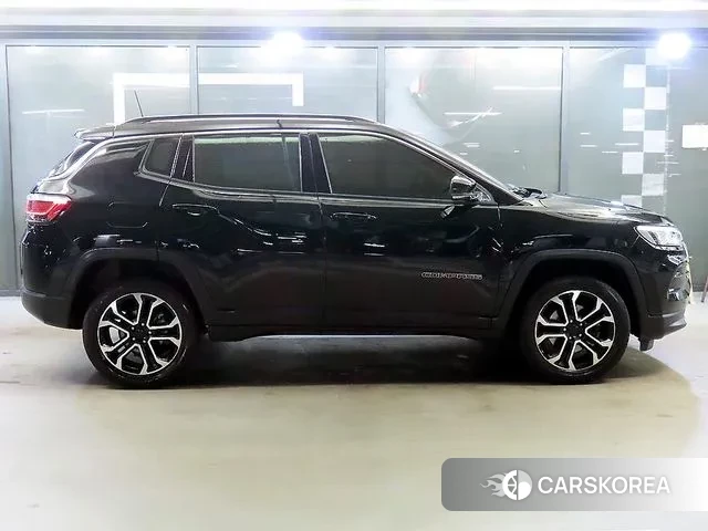 Jeep Compass 2nd Generation 2022 Черный из Кореи, фото 4