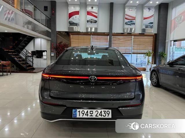 Toyota Crown Crossover id 3831710 из Кореи 14