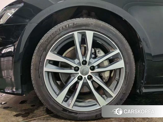 Audi A6L id 4297809 из Китая 11