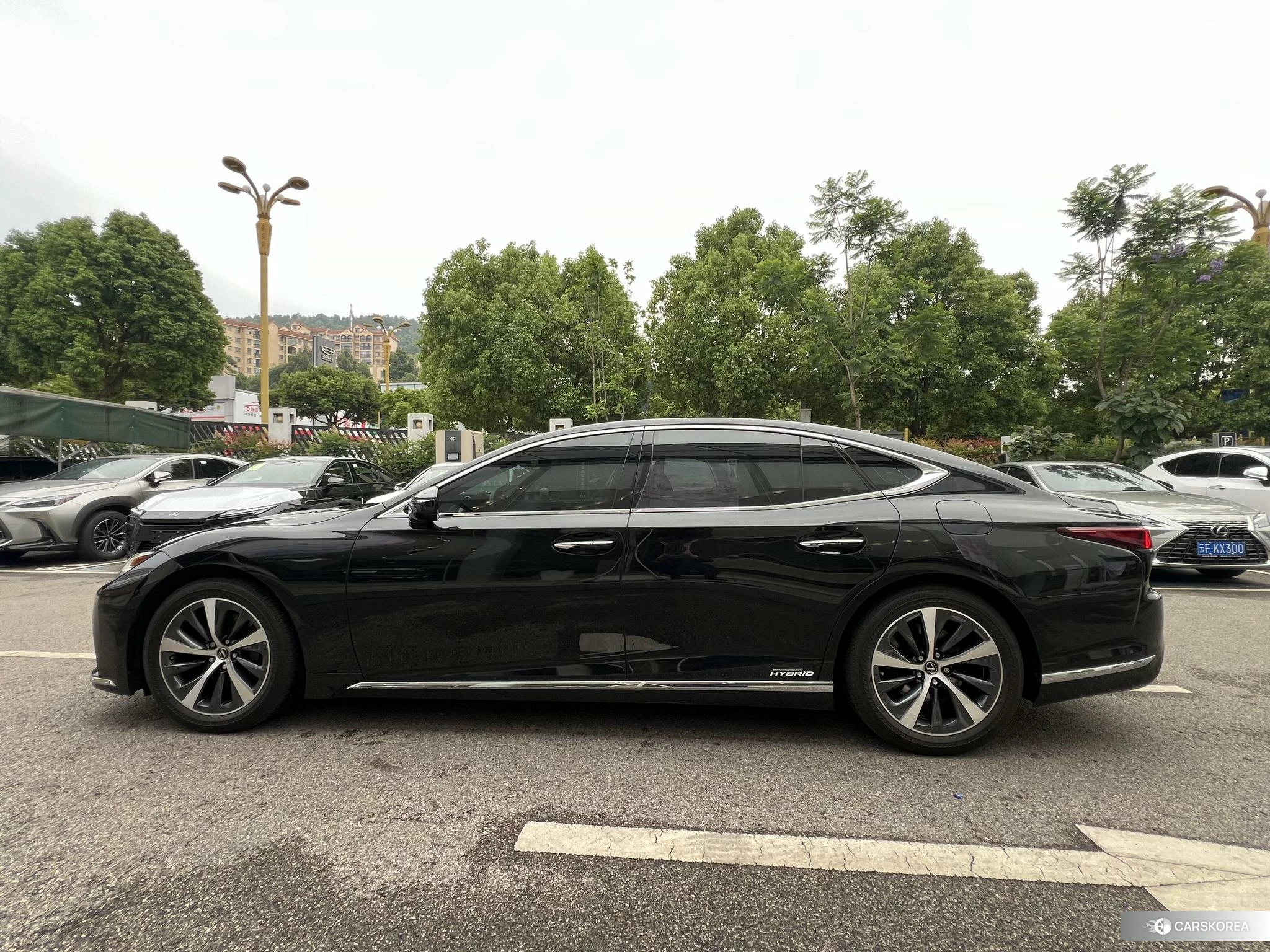 Lexus LS id 4426529 из Китая 8