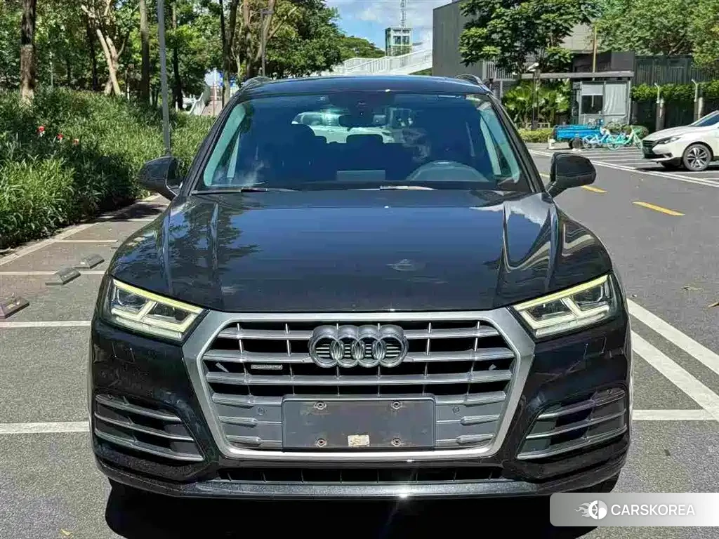 Audi Q5L 2018 Черный из Китая, фото 4