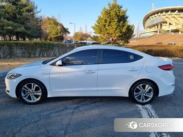 Hyundai Avante AD id 3558104 из Кореи 14