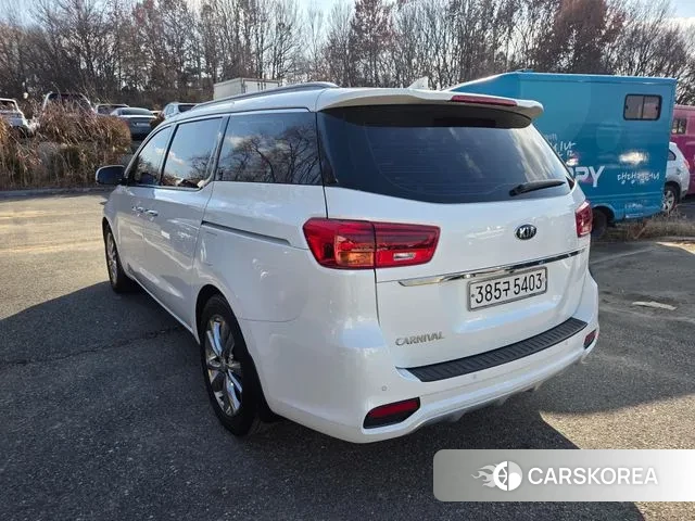 Kia The New Carnival id 3557961 из Кореи 14