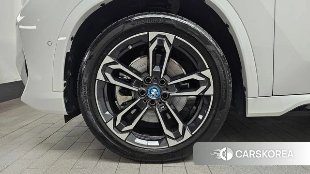 BMW iX1 (U11) id 4905155 из Кореи 27