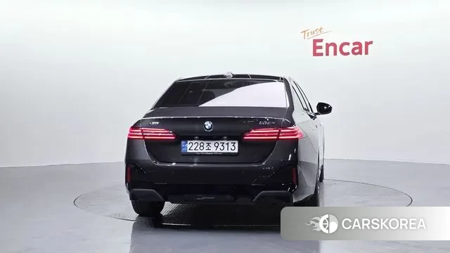 BMW 5 Series (G60) id 3689727 из Кореи 14