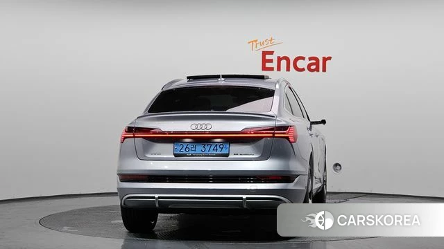 Audi e-Tron id 3892587 из Кореи 14