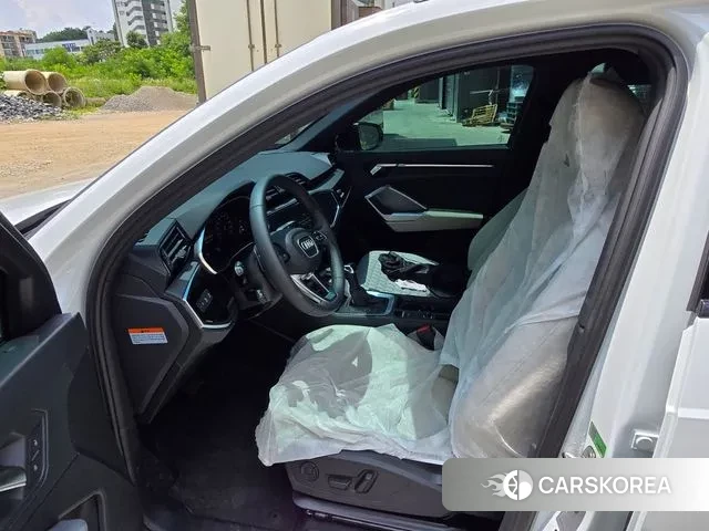 Audi Q3 (F3) 2025 Белый из Кореи, фото 4