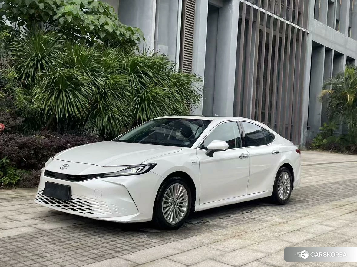 Toyota Camry 2024 Белый из Китая, фото 4