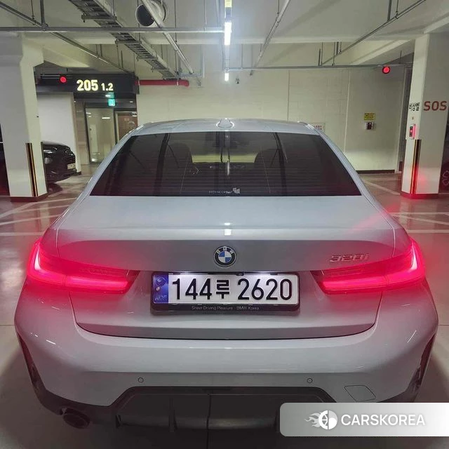 BMW 3 Series (G20) 2023 Светло-серебряный цвет из Кореи, фото 4