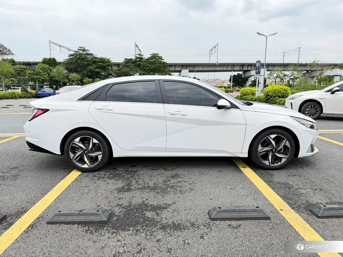 Hyundai Elantra id 4634748 из Китая 15