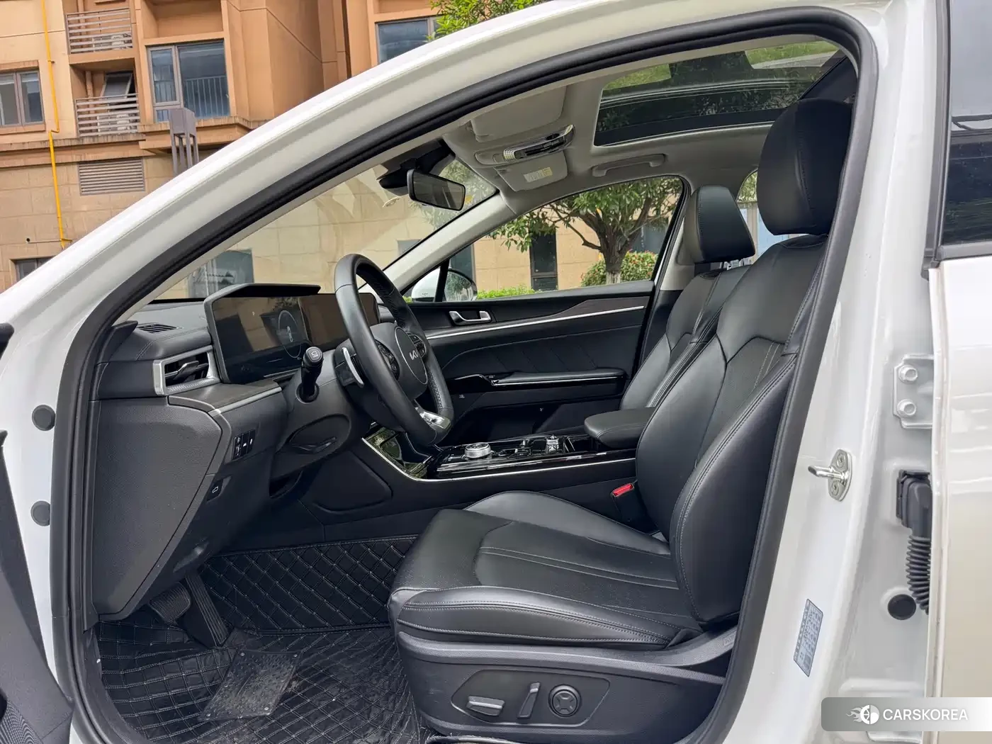 Kia K5 2025 Белый из Китая, фото 6