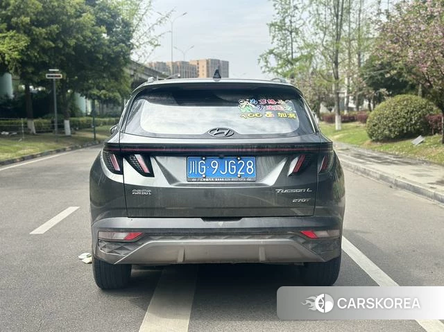 Hyundai Tucson 2023 Темно-серый из Китая, фото 4