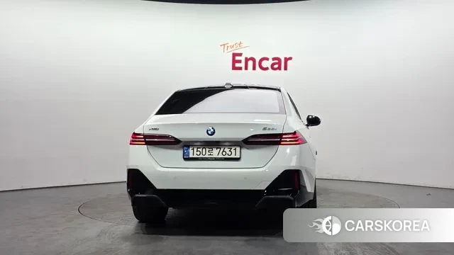 BMW 5 Series (G60) id 3614770 из Кореи 14