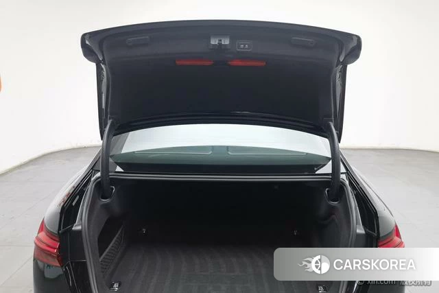Audi A6L id 4210634 из Китая 18
