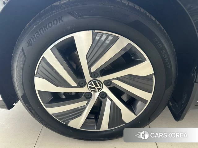 Volkswagen Magotan PHEV id 4263824 из Китая 9