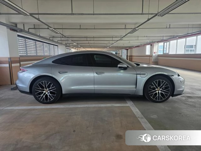 Porsche Taycan id 4395720 из Кореи 7