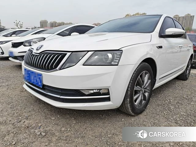 Skoda Octavia 2021 Белый из Китая, фото 4