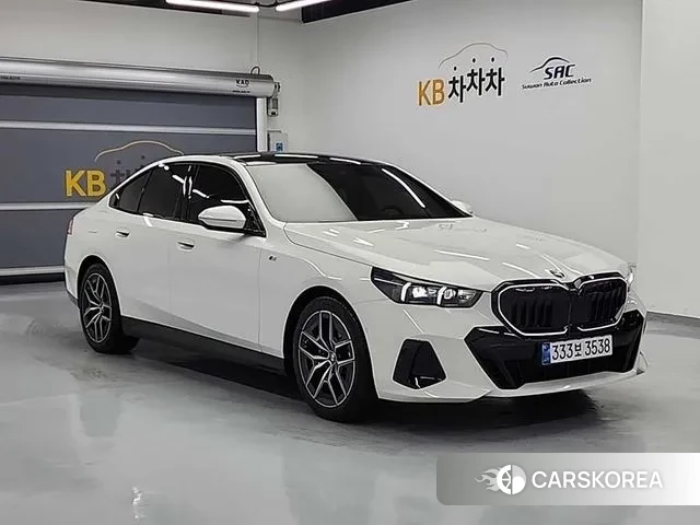 BMW 5 Series (G60) id 3689590 из Кореи 14