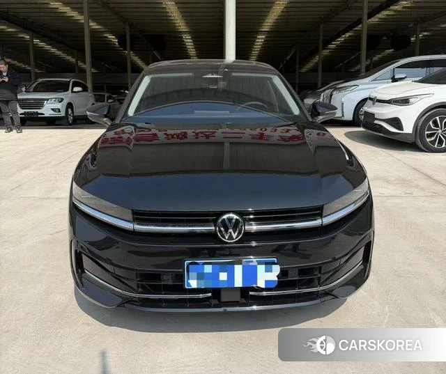 Volkswagen Magotan 2025 Черный из Китая, фото 4