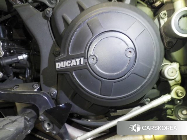 Engine photo