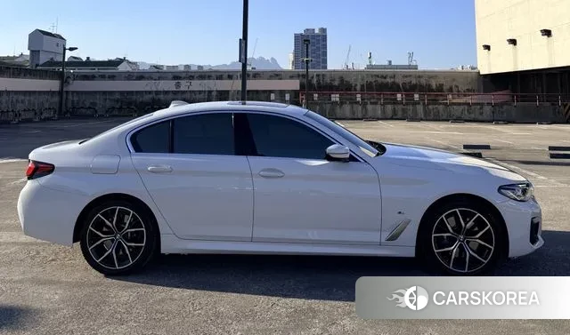 BMW 5 Series (G30) id 3607176 из Кореи 13