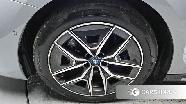 BMW i5 (G60) id 4360067 из Кореи 29
