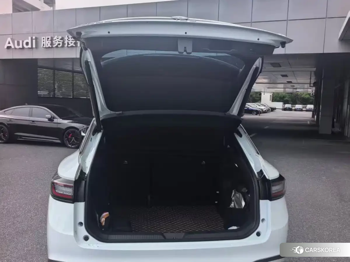 Volkswagen ID.4 X 2023 Белый из Китая, фото 4