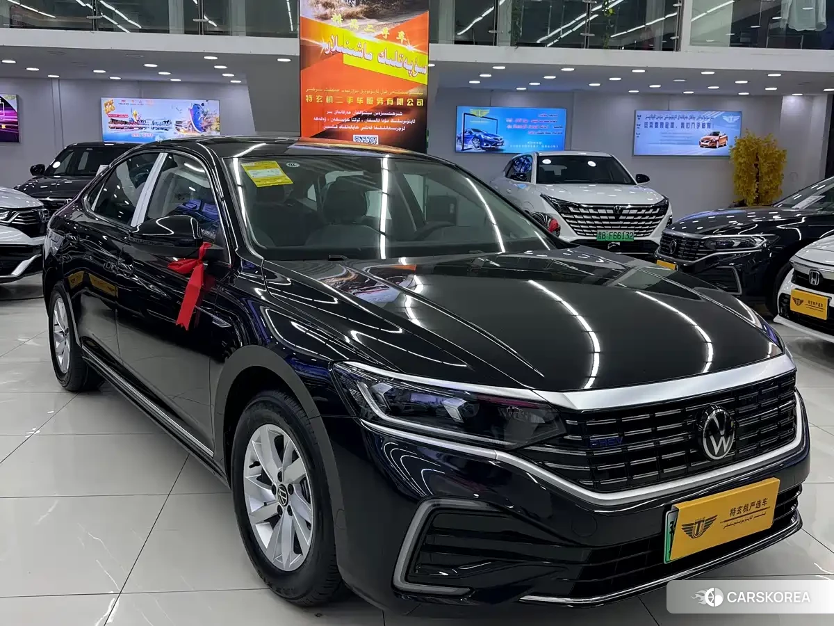 Volkswagen Passat plug-in hybrid 2026 Черный из Китая, фото 5