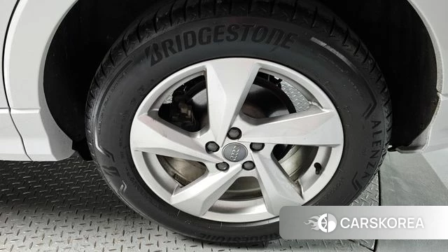 Audi Q3 (F3) id 3879051 из Кореи 14