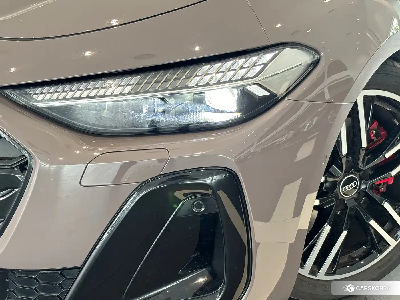 Audi A5L id 4548075 из Китая 10