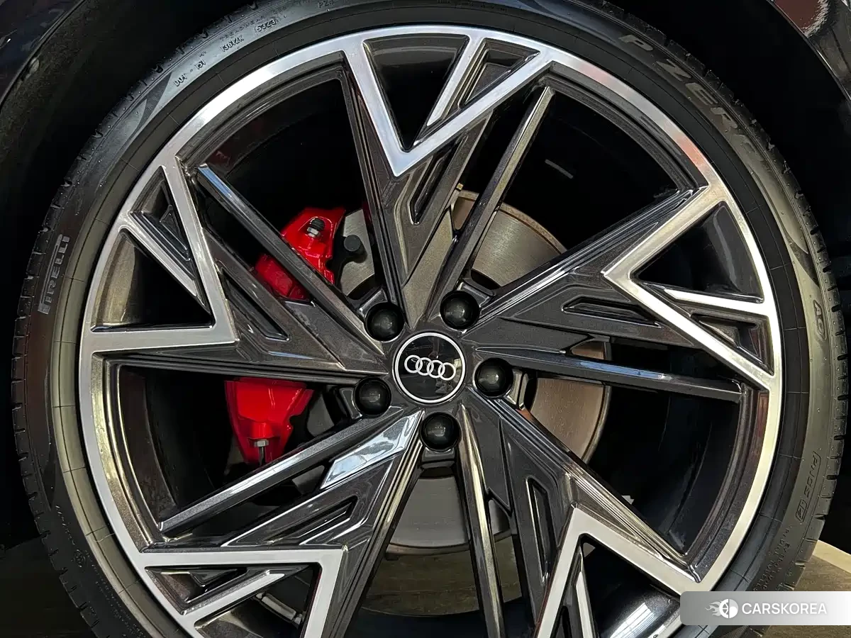 Audi A7L id 4570460 из Китая 13