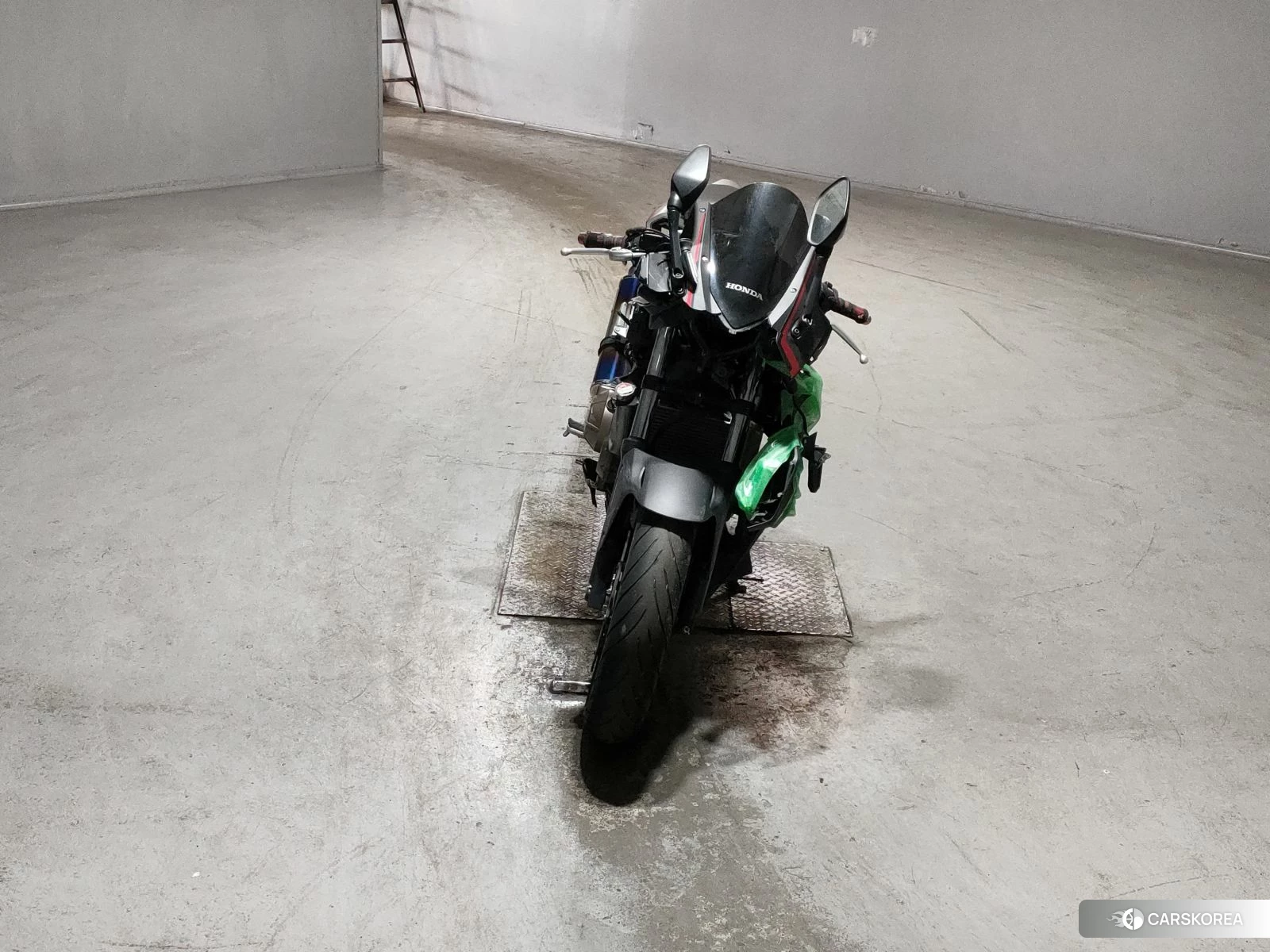 Проданный Honda CBR400R id 4200095 из Японии, фото 2