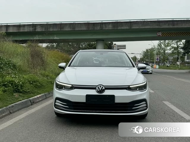 Volkswagen Golf 2024 Белый из Китая, фото 6