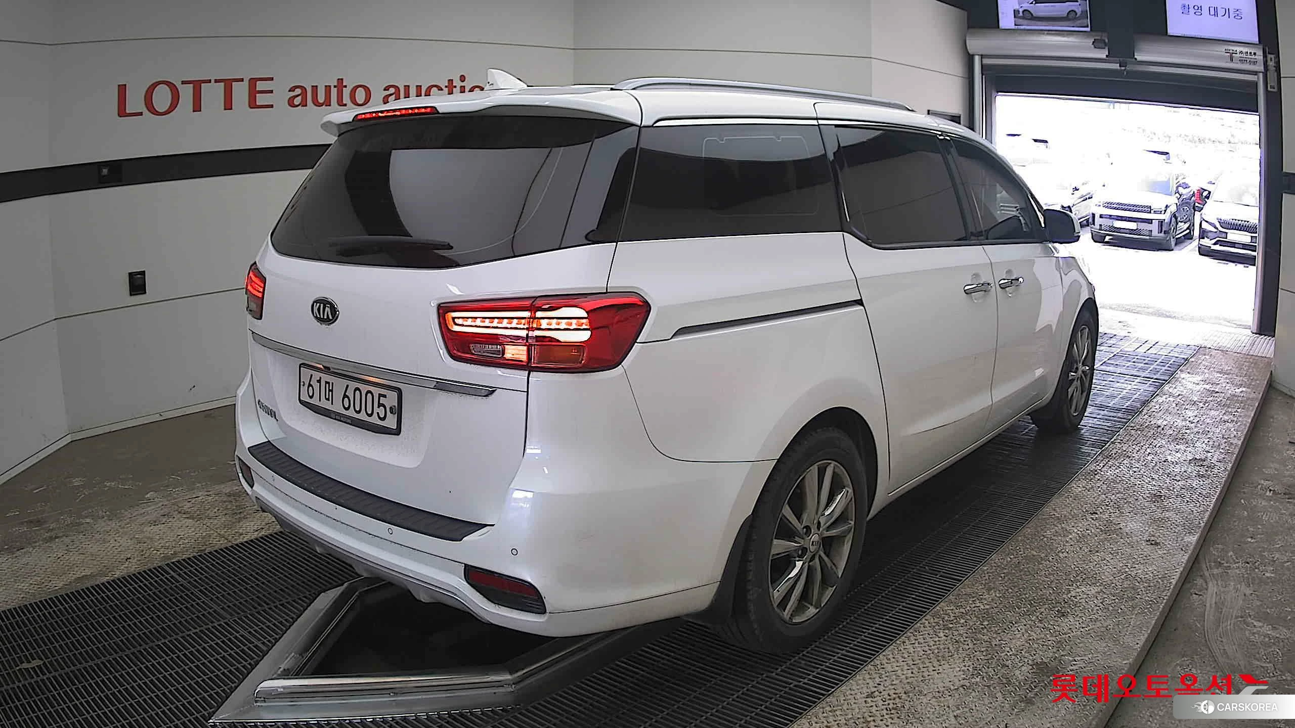 Kia Carnival id 3869437 из Кореи 31