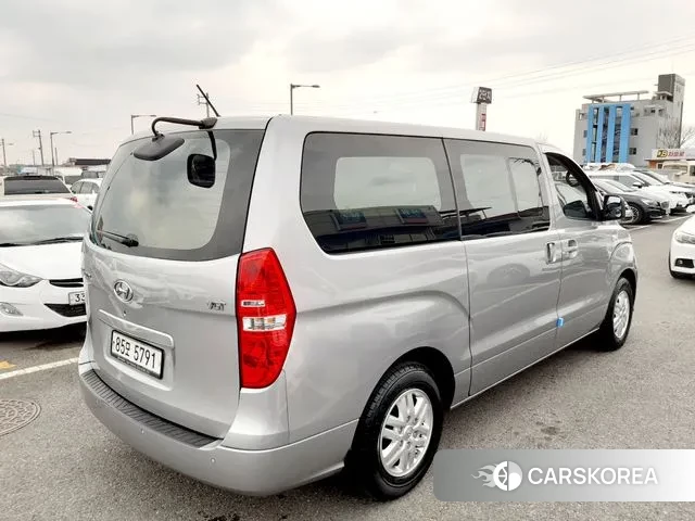 Hyundai The New Grand Starex id 3748121 из Кореи 8