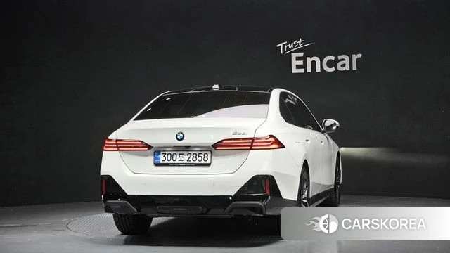 BMW 5 Series (G60) id 4279591 из Кореи 24