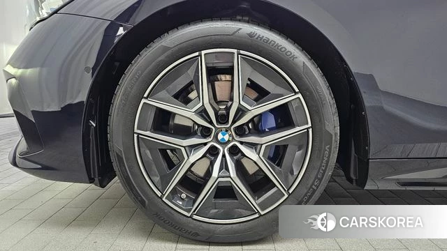 BMW 5 Series (G60) id 4691104 из Кореи 26