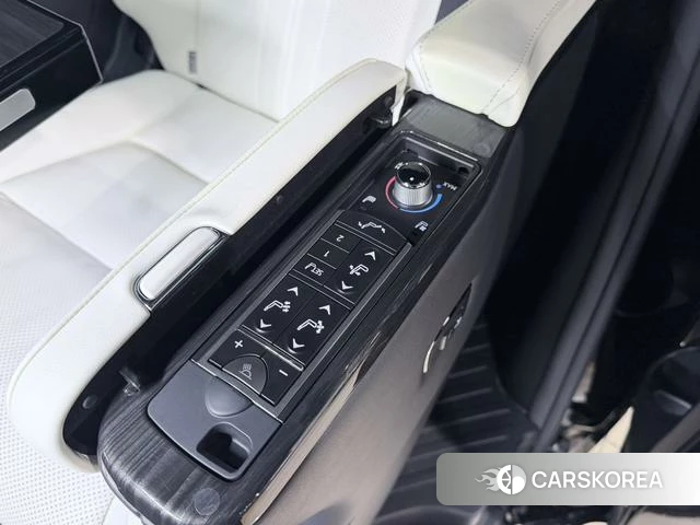 Lexus LM id 4208320 из Китая 13