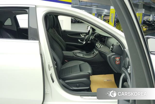Mercedes-Benz E-class id 3810303 из Китая 11