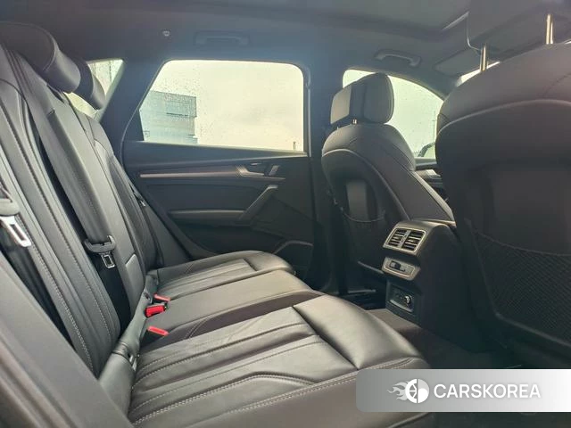 Audi Q5L 2023 Черный из Китая, фото 4