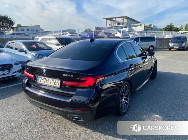 BMW 5 Series (G30) id 3093550 из Кореи 14