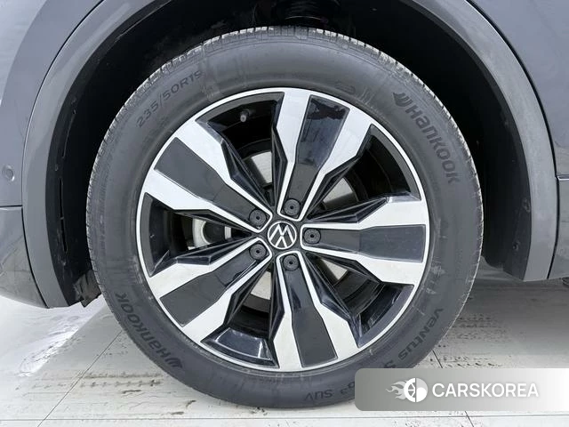Volkswagen Tiguan L id 4263860 из Китая 12