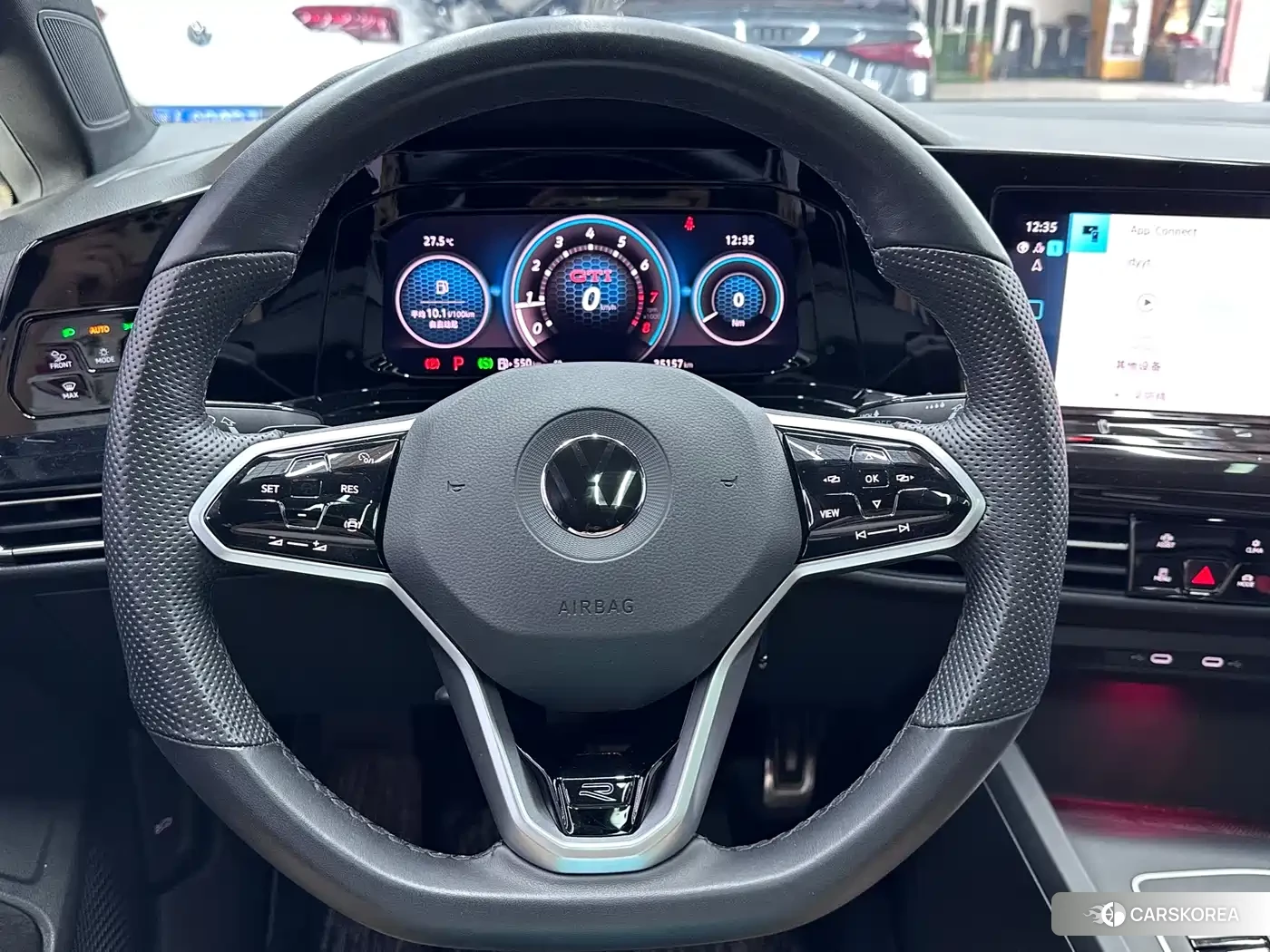 Volkswagen Golf 2023 Белый из Китая, фото 5