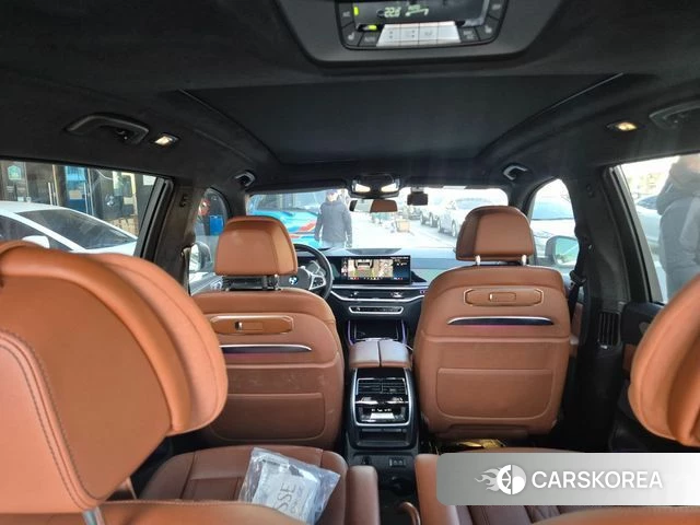 BMW X7 (G07) 2023 Белый из Кореи, фото 4