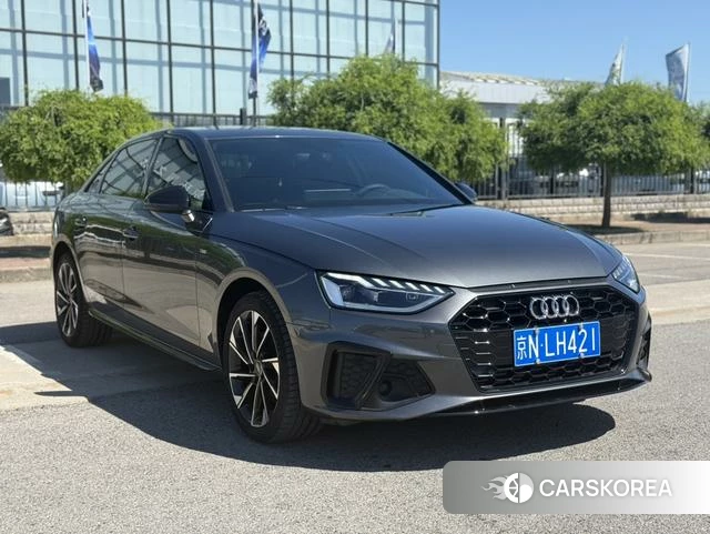Audi A4L 2023 Темно-серый из Китая, фото 5