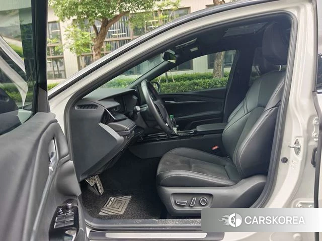 Toyota Camry 2025 Белый из Китая, фото 6