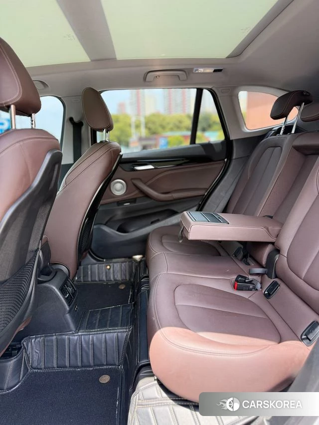 BMW X1 id 4272071 из Китая 18