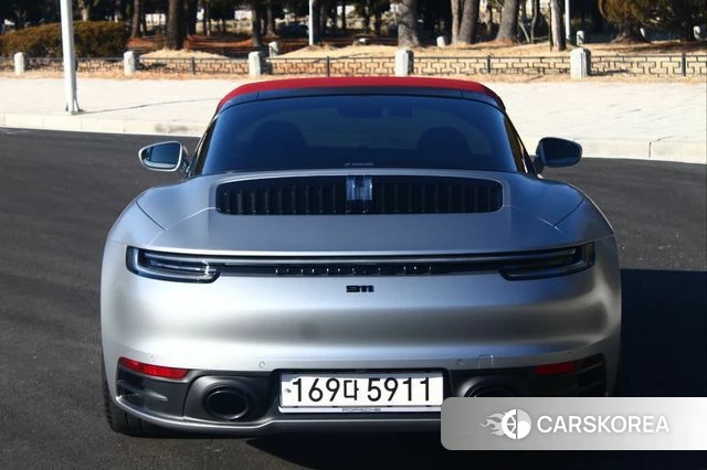 Porsche 911(992) id 4315225 из Кореи 14