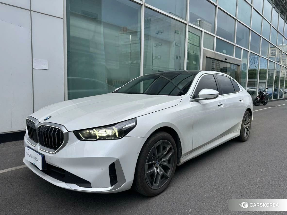 BMW 5 series 2024 Белый из Китая, фото 4