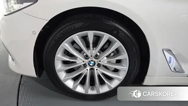 BMW 5 Series (G30) id 3018806 из Кореи 14